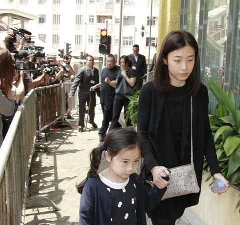 刘銮雄发妻与甘比合照曝光,终于明白为什么宝咏琴到死也怨刘銮雄