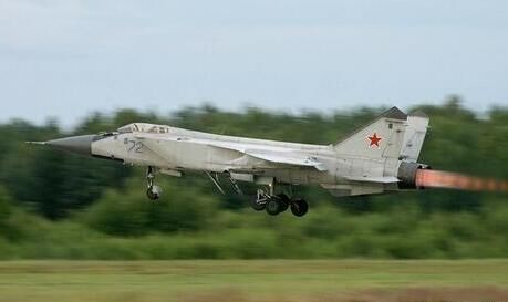 歼击机、歼击轰炸机、截击机、强击机的区别在