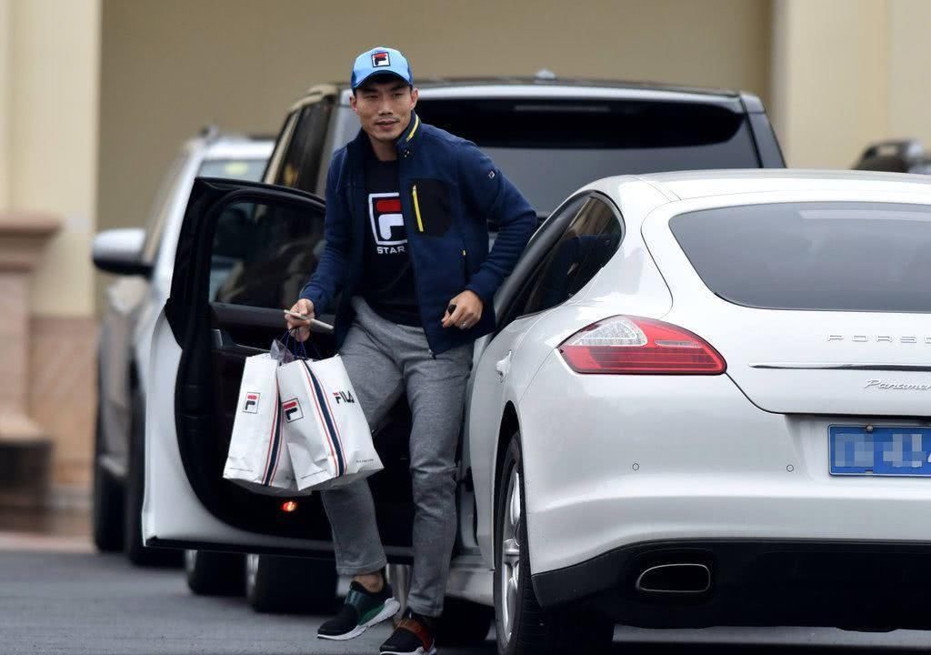 中国队虽没进世界杯,但他们的座驾却都是世界