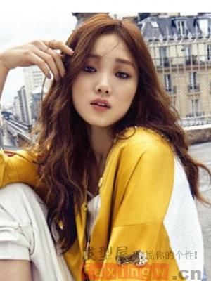 韩式女生披肩烫发 时尚浪漫迷人