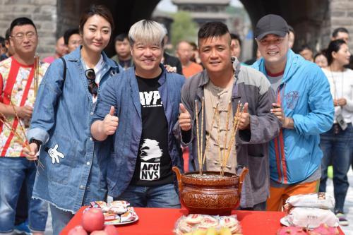 电影《孟响的梦之你想嘎哈》在棋盘山影视城爆笑开机 电影《孟响的梦之你想嘎哈》在棋盘山影视城爆笑开机