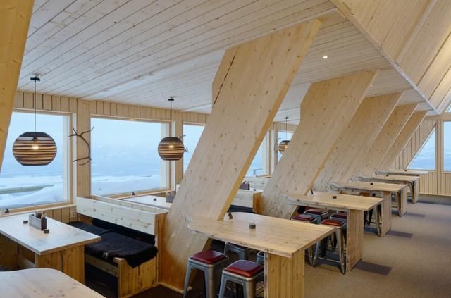 瑞典雪山木屋餐厅——引人瞩目却又与毫不突兀