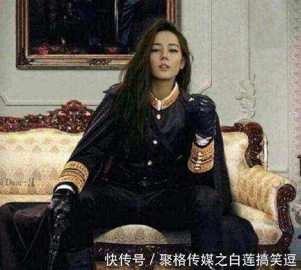 迪丽热巴的坐姿,图一仙女坐,图二女王坐,图四女