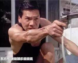 70岁向华强全家福，妻子陈岚年轻不输关之琳两个儿子命运大不同