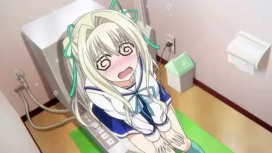 女孩子上厕所时到底要不要脱掉短裙?