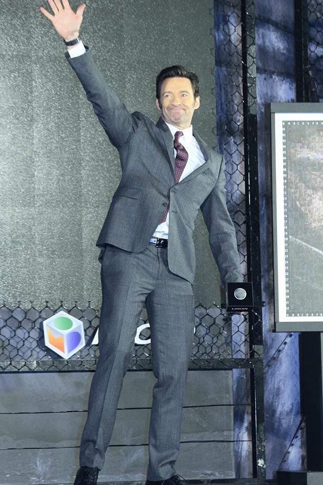 休杰克曼(hugh jackman)27日在台北出席新片《罗根》首映会,他身穿