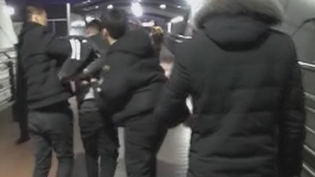 《法治进行时》20190113醉酒闹事火车站 涉事男子被拘留_北京时间