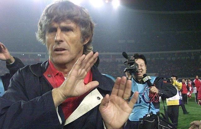 他是国足最强外教,曾经带领国足冲进世界杯,如