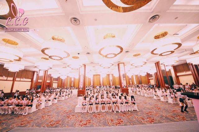 粉红集结 梦绽厦门 2018励齐女孩嘉年华盛大