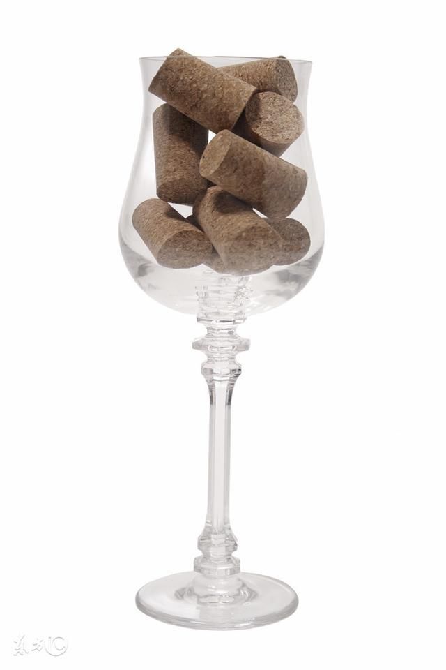 如何从软木塞鉴别一瓶红酒的品质!