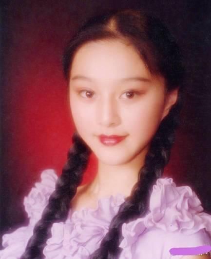 女神童年啥样?杨幂郑爽美人胚子,9成以上的人