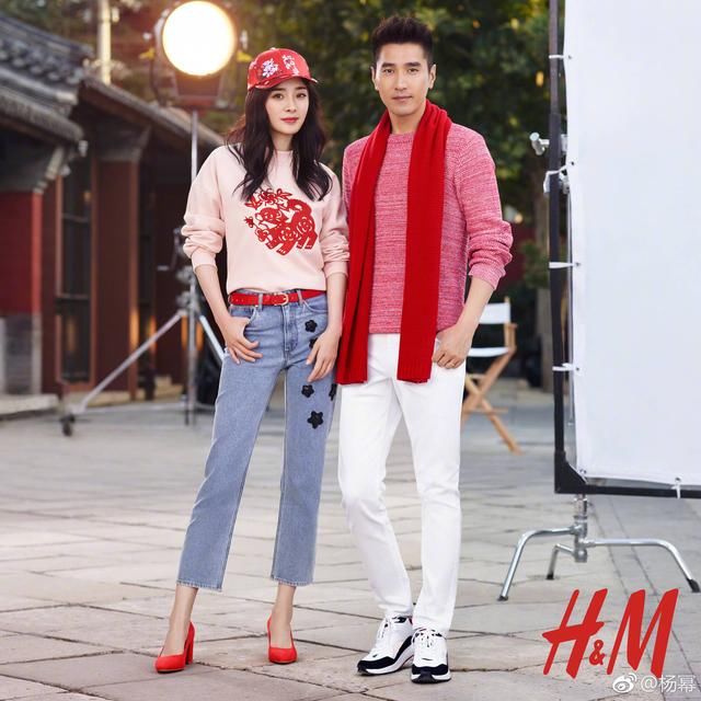 看赵又廷与杨幂时尚街拍,白浅与夜华来到了现代