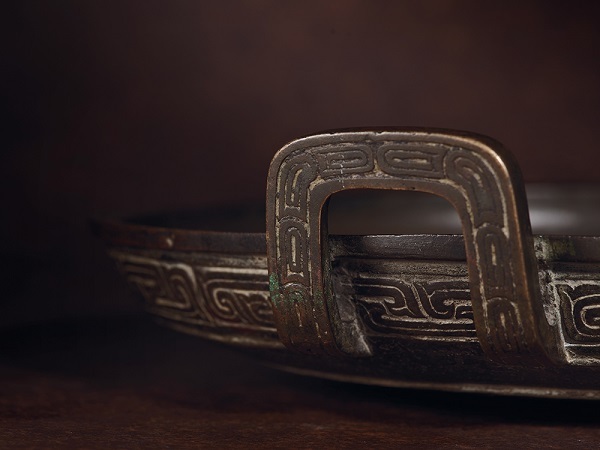 西周青铜兮甲盘在杭州以2.1亿多元成交