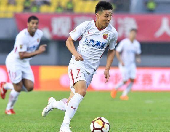 国安鲁能上港全红,恒大却玩砸了!中超最新争冠