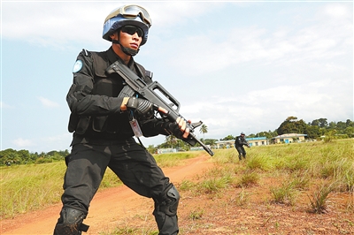 廖鸿飞在战术训练中.