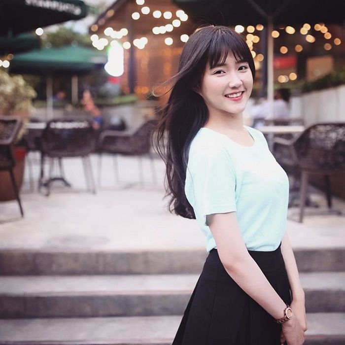 越南奶茶妹清纯可人模样丝毫不输章泽天