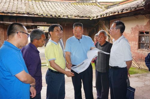 张志佳调研雁石云山古村落保护与开发工作