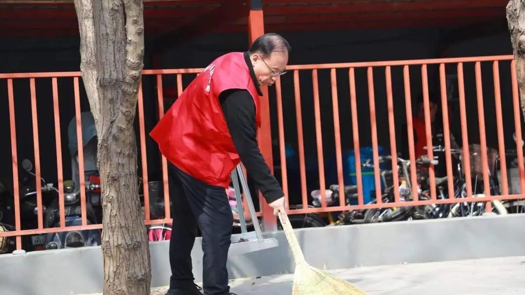 提升人居生活环境 巩固文明创建成果 观音寺街道开展周末大扫除 提升人居生活环境 巩固文明创建成果 观音寺街道开展周末大扫除