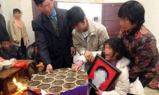 丈夫去世多年,妻子怀上孩子,婆婆怒打儿媳,一封