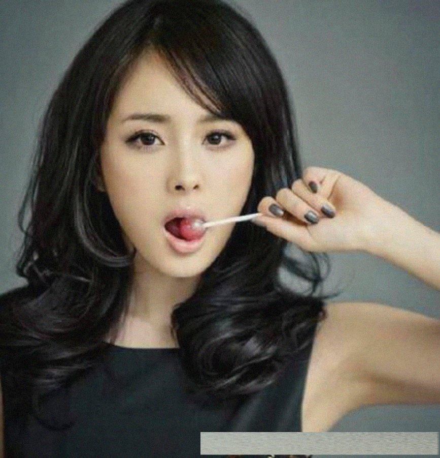 明星吃棒棒糖:赵丽颖可爱,热巴很文艺,韩庚用脚