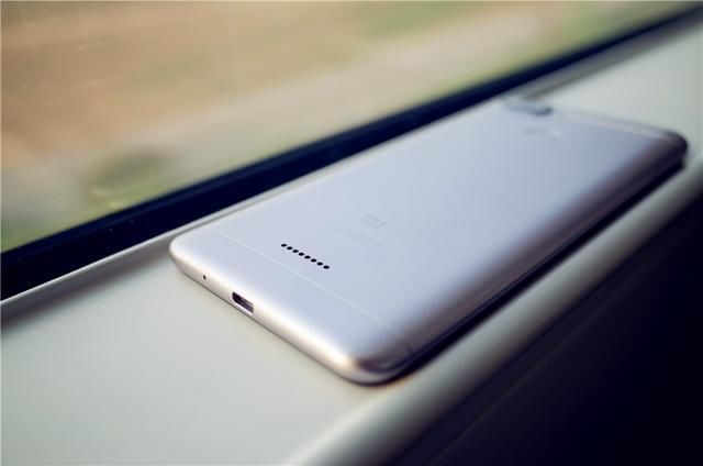 小米又发布一款低端机:联发科处理器,抬手亮屏