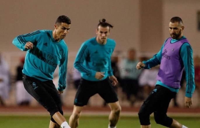 球迷比过年高兴!C罗有望获世俱杯最佳射手,BB