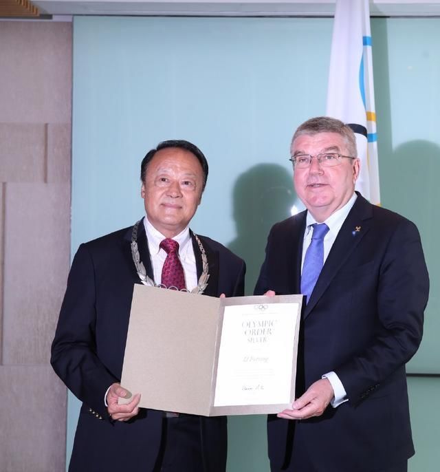 他三次闯入世乒赛男单决赛,因敢打敢拼被称为