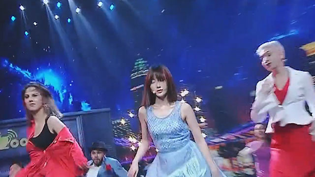 毛晓彤唱跳《辛德瑞拉》惊艳全场 毛晓彤唱跳《辛德瑞拉》惊艳全场
