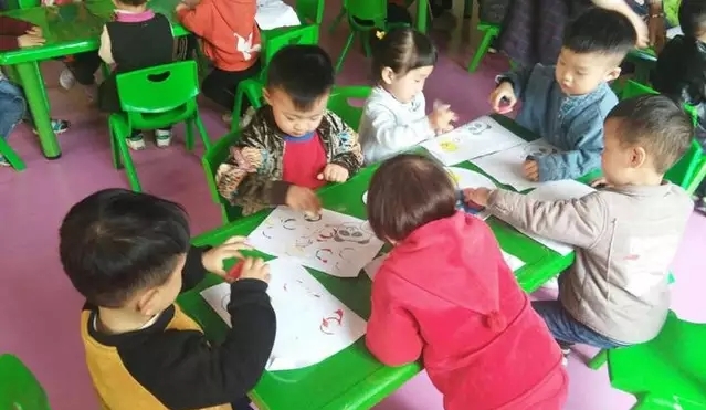 90后幼教老师辞职,专业做旧物改造,月入近10万