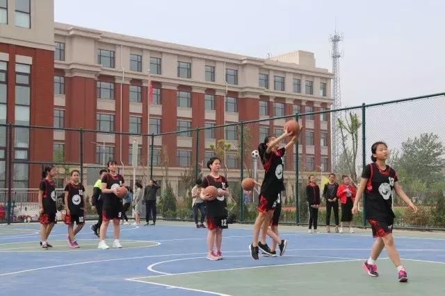 潍坊市潍城区2018年中小学体育节在浮烟山潍