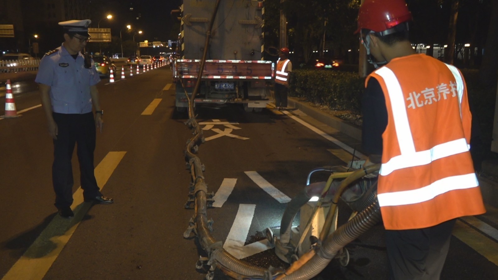 北京市公交专用道 交通标志标线优化调整工作已完成过半 北京市公交专用道 交通标志标线优化调整工作已完成过半
