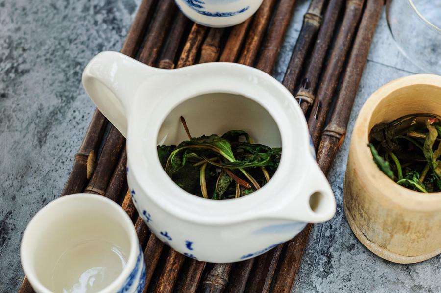 农村一种丑陋的野草,泡茶可治感冒,老农民很喜