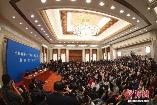 两会今日看点：政协会议开幕 “委员通道”首开启