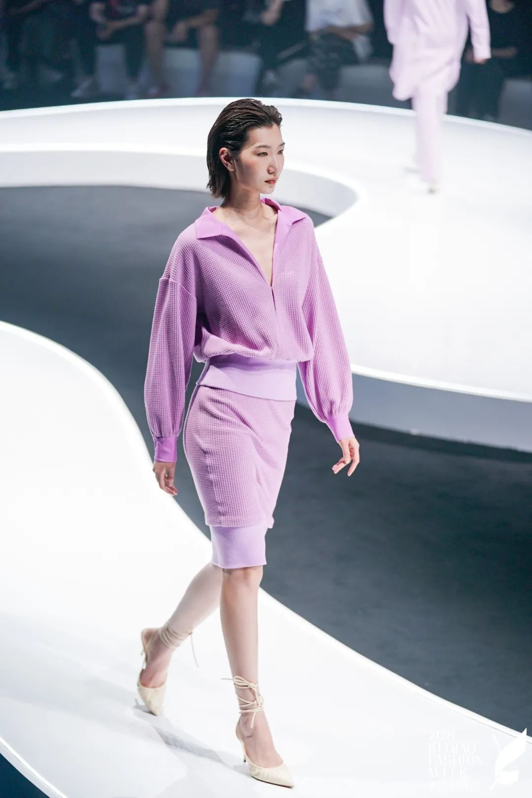 2021第九届柯桥时尚周“天际· 旋律 岁寒2021/2022 新品发布会”完美落幕