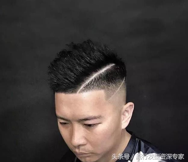2018年男士学生流行的'刻痕头不连接青皮剃鬓