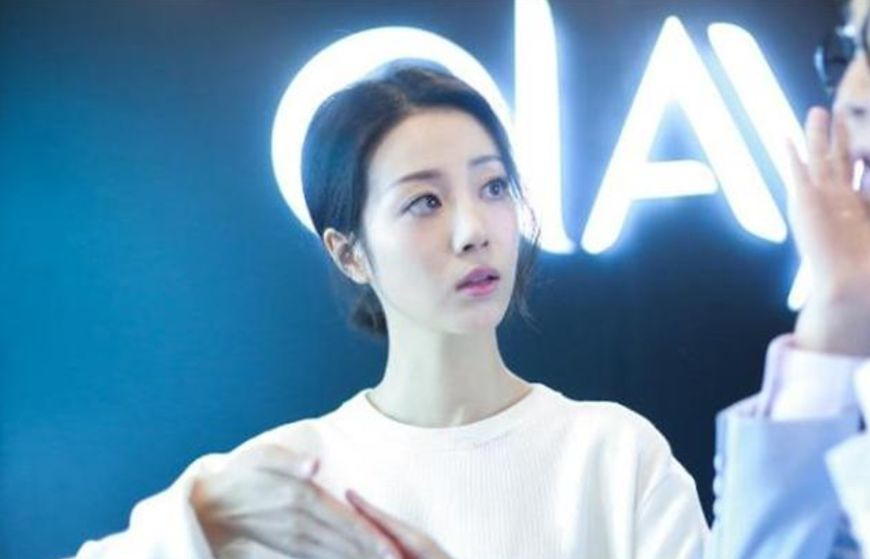 杨幂公司回应李溪苪解约,网友:这孩子啥都好,就