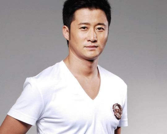 《我是特种兵》中何晨光火了,李二牛火了,蝎子