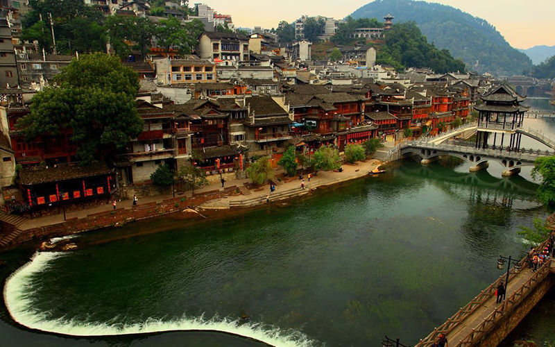 中国最跨越的两个城市,明明位于中部省份,却被