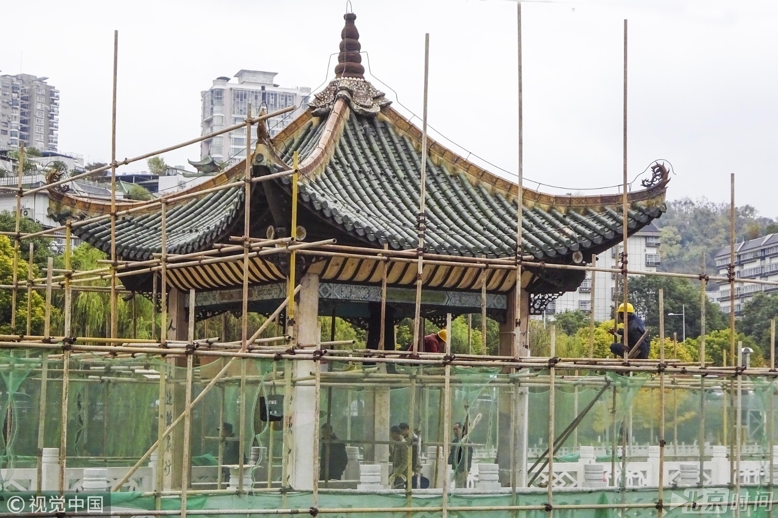 贵阳加大力度保护甲秀楼古建筑 重放光彩值得期待 贵阳加大力度保护甲秀楼古建筑 重放光彩值得期待