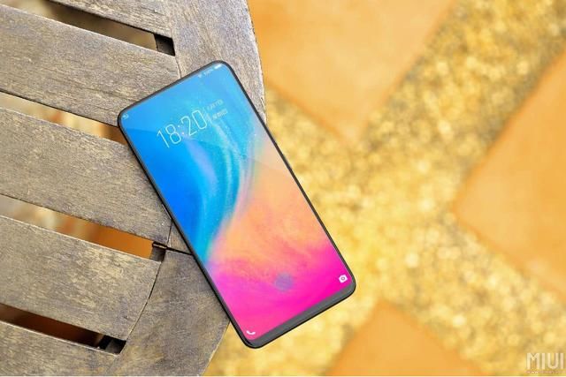 官宣:全球首款5g商用手机小米mix3诞生,岂止滑