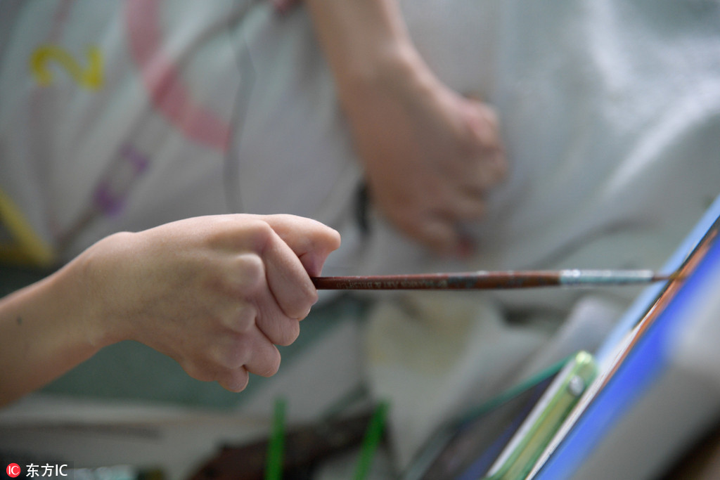 她的双手全部坏死