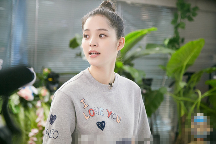 欧阳娜娜。