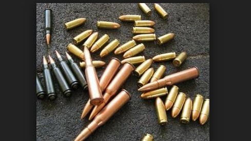 美机场安检出漏洞 抵日美航班乘客被发现携带枪弹 美机场安检出漏洞 抵日美航班乘客被发现携带枪弹