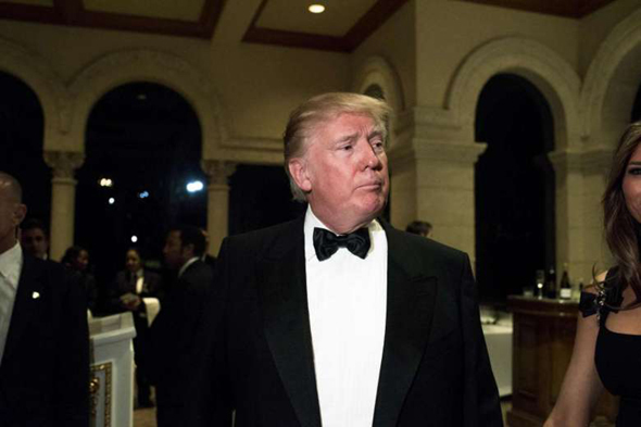 特朗普表态:与前任FBI局长科米谈话 我没录音