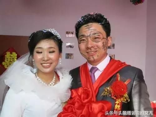 女方说要30万礼金,小伙直接给了70万,女方家