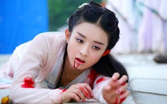 古装美人摔倒时,热巴、郑爽让人心疼,赵丽颖