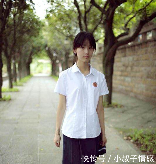 打败章泽天的第一校花,真人比照片好看,私服也