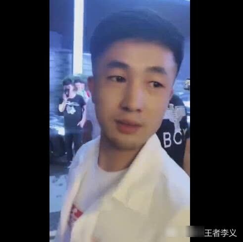 仙洋凌晨开播 放话方丈不直播也能月入百万