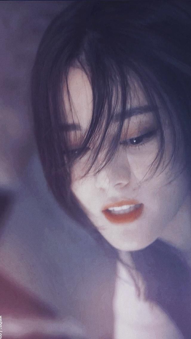 何炅骂迪丽热巴心机重,迪丽热巴常被拍眼含泪