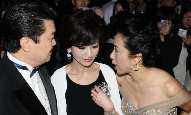 郭晶晶婆家3个儿子和赵雅芝的三个儿子对比,差